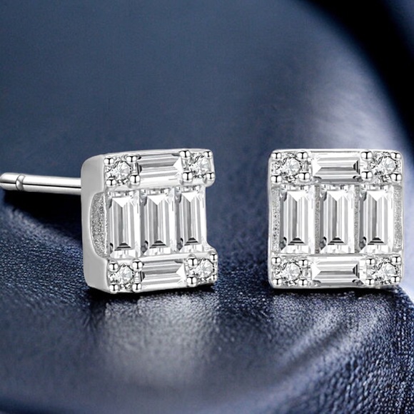 NEW 925 Sterling Silver Sparkling Multi CZ Crystal Square Stud Earrings - Picture 7 of 14